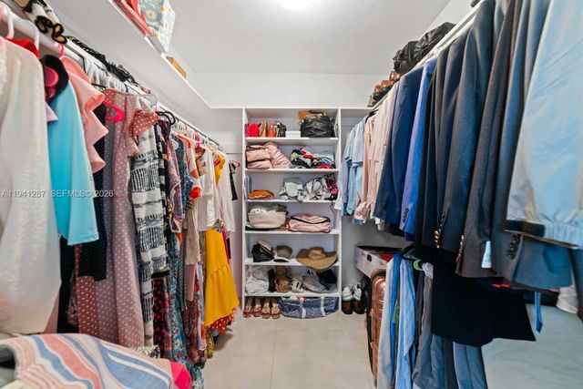 930 NE 182nd Ter, North Miami Beach, FL 33162