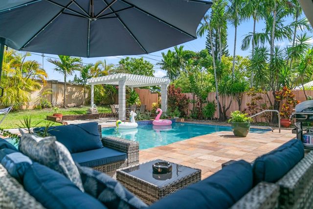 930 NE 182nd Ter, North Miami Beach, FL 33162