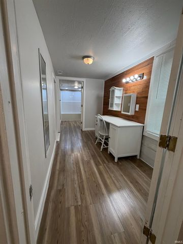 101 M Street, Bedford, IN 47421