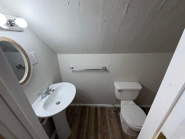 101 M Street, Bedford, IN 47421