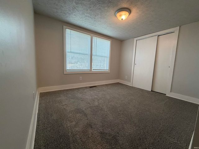 101 M Street, Bedford, IN 47421