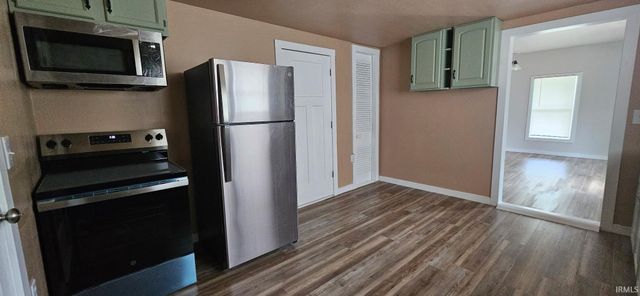 101 M Street, Bedford, IN 47421