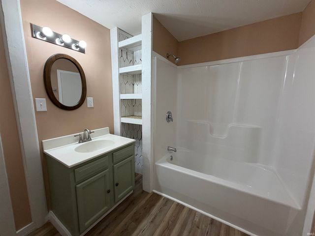 101 M Street, Bedford, IN 47421