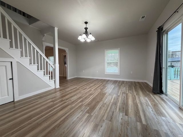 101 M Street, Bedford, IN 47421