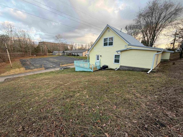 101 M Street, Bedford, IN 47421