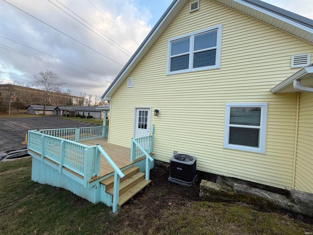 101 M Street, Bedford, IN 47421