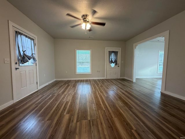 101 M Street, Bedford, IN 47421