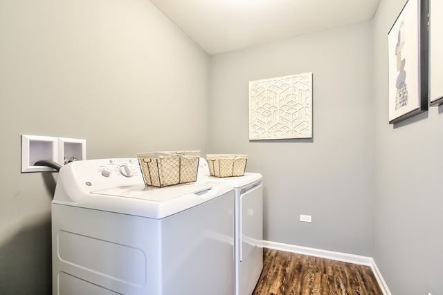 325 Monica Lane, Oswego, IL 60543