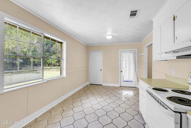 9701 Highway 613, Moss Point, MS 39562