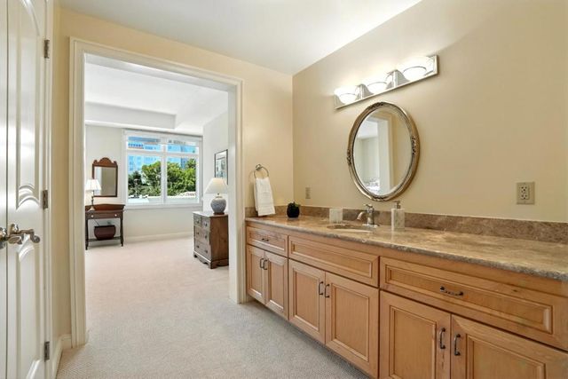 10 CRYSTAL SPRINGS Road 1310, San Mateo, CA 94402