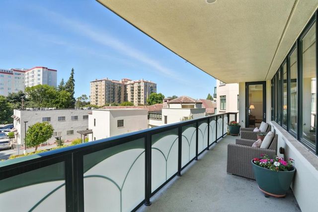 10 CRYSTAL SPRINGS Road 1310, San Mateo, CA 94402