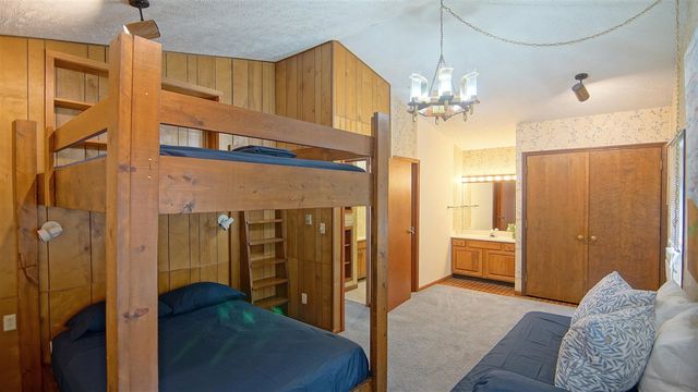 10749 Kings Lane, Berrien Springs, MI 49103