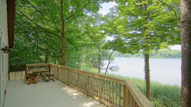 10749 Kings Lane, Berrien Springs, MI 49103