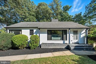 2539 GALLOWS RD, Dunn Loring, VA 22027