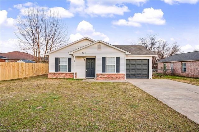 821 S 39th Street, Van Buren, AR 72956