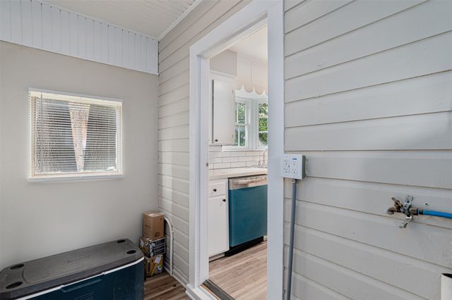 653 College Street, Shreveport, LA 71104