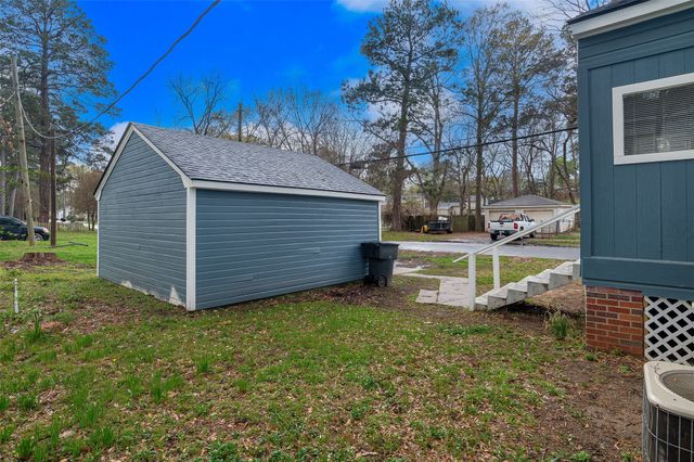 653 College Street, Shreveport, LA 71104