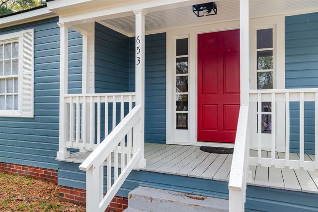 653 College Street, Shreveport, LA 71104