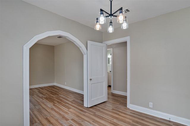 653 College Street, Shreveport, LA 71104