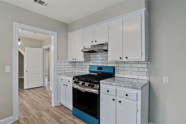 653 College Street, Shreveport, LA 71104