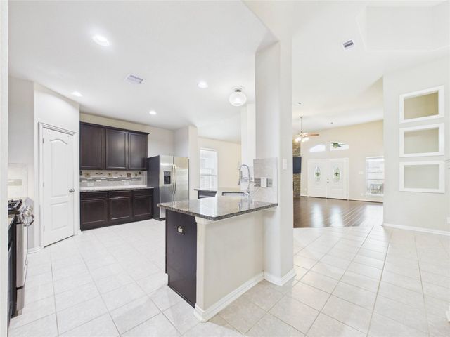 401 W Bend Drive, League City, TX 77573