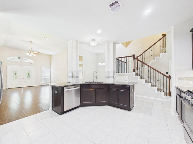 401 W Bend Drive, League City, TX 77573