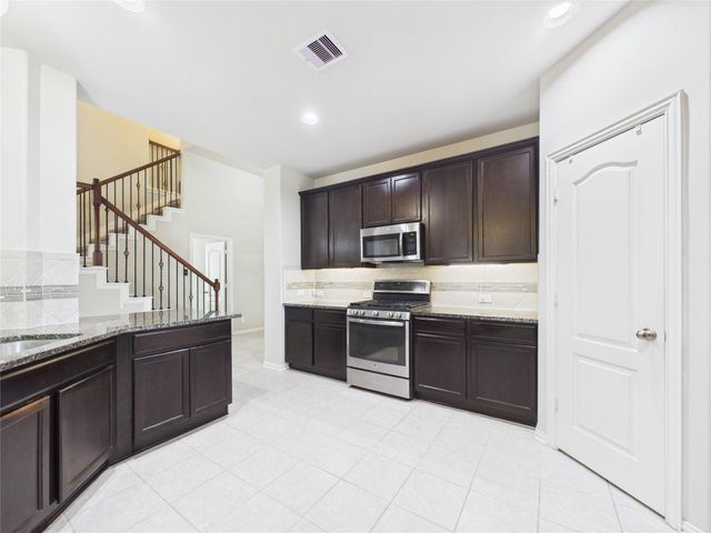 401 W Bend Drive, League City, TX 77573