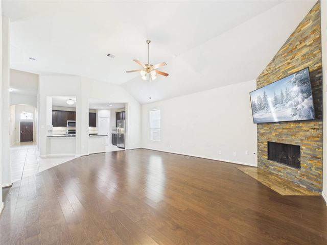 401 W Bend Drive, League City, TX 77573