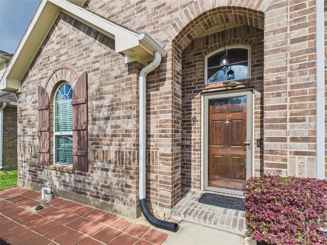 401 W Bend Drive, League City, TX 77573