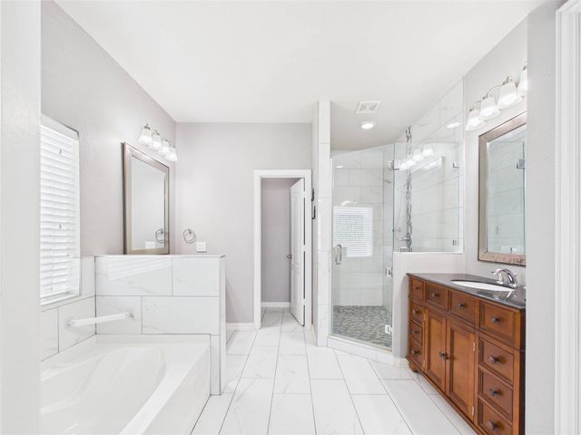 401 W Bend Drive, League City, TX 77573