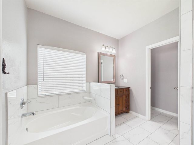 401 W Bend Drive, League City, TX 77573