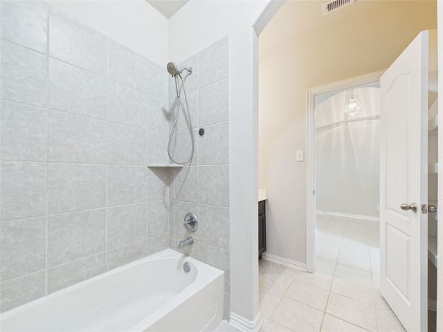 401 W Bend Drive, League City, TX 77573