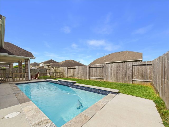 401 W Bend Drive, League City, TX 77573
