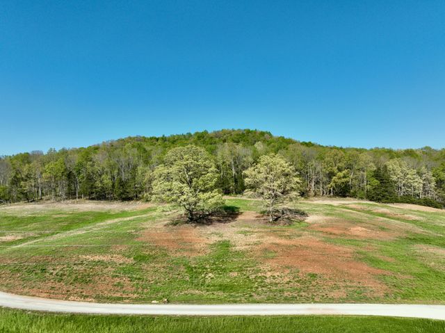1 Russell Rd, Rock Island, TN 38581