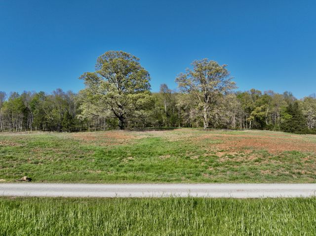 1 Russell Rd, Rock Island, TN 38581