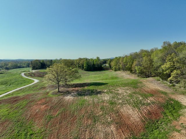 1 Russell Rd, Rock Island, TN 38581