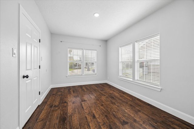 2 Jenkins Street, Houston, TX 77003