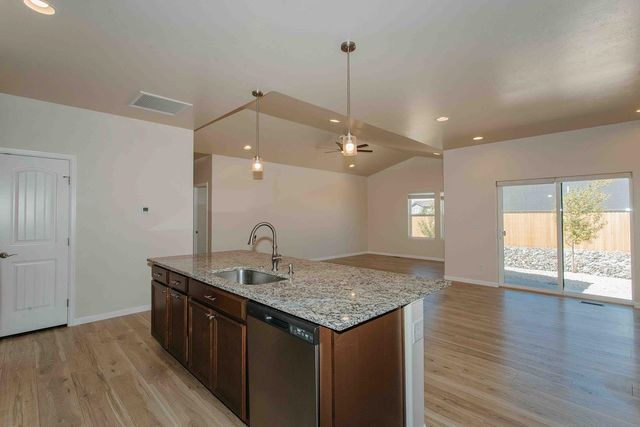 1421 Owl Creek Avenue, Montrose, CO 81401