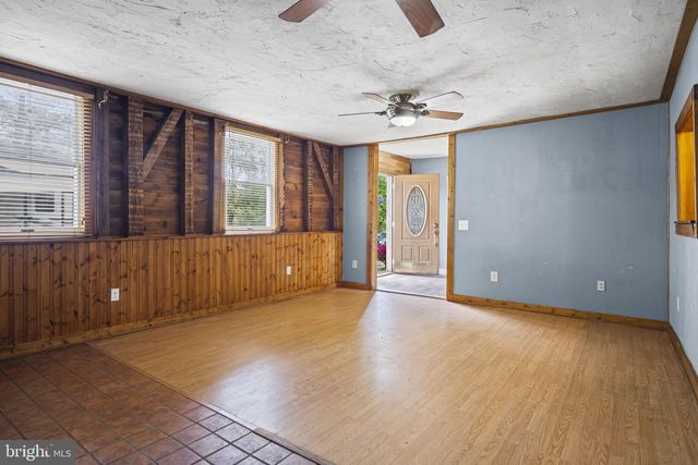 2065 GOLDENVILLE RD, Gettysburg, PA 17325