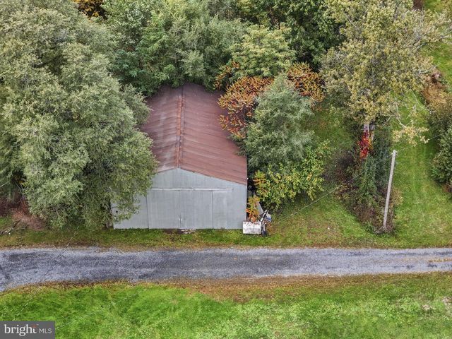 2065 GOLDENVILLE RD, Gettysburg, PA 17325