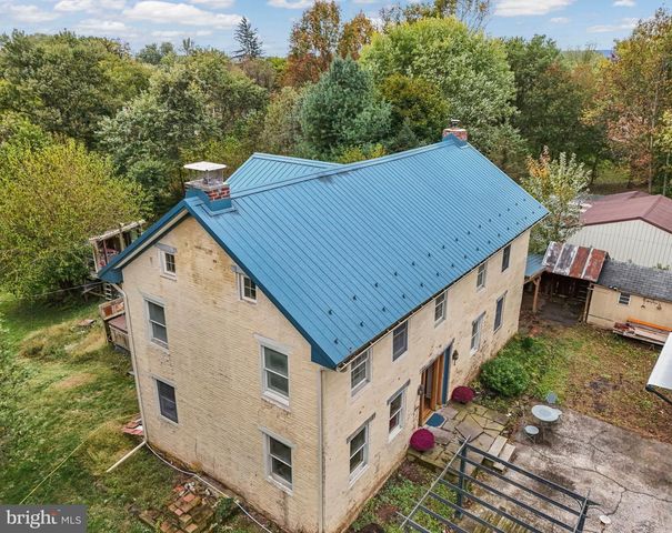 2065 GOLDENVILLE RD, Gettysburg, PA 17325