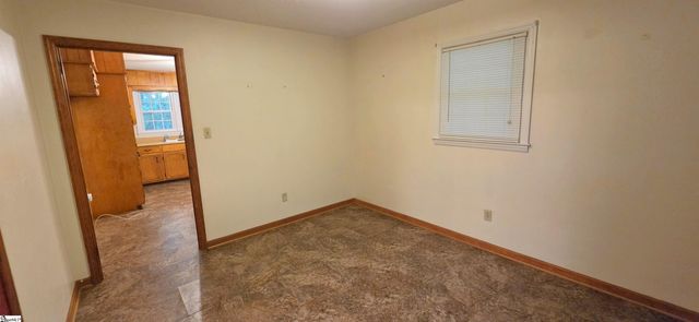 180 Edgewood Drive, Spartanburg, SC 29307