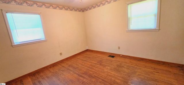 180 Edgewood Drive, Spartanburg, SC 29307