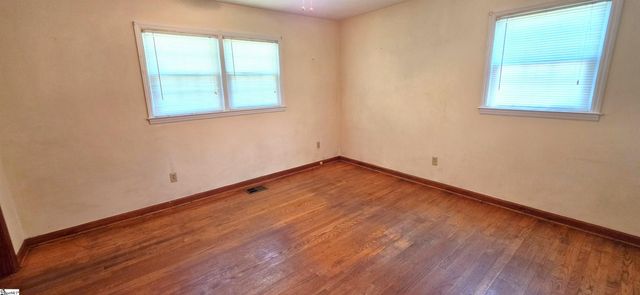 180 Edgewood Drive, Spartanburg, SC 29307
