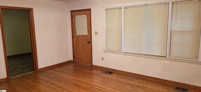 180 Edgewood Drive, Spartanburg, SC 29307