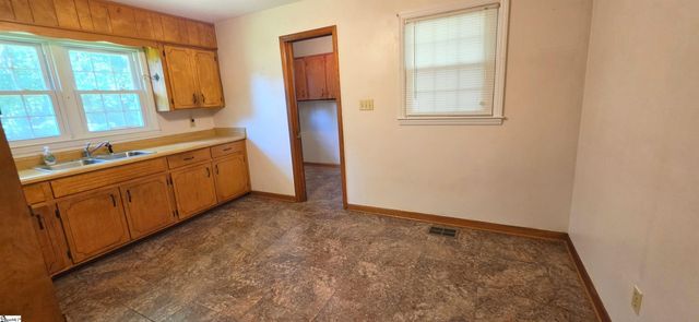 180 Edgewood Drive, Spartanburg, SC 29307