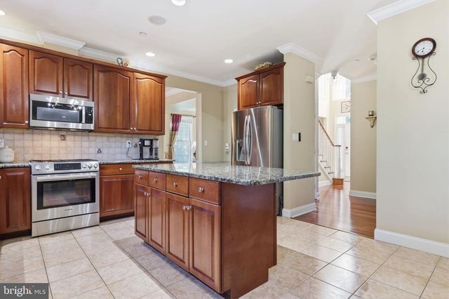 303 LANGFORD RD, Broomall, PA 19008