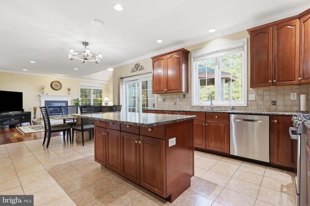303 LANGFORD RD, Broomall, PA 19008