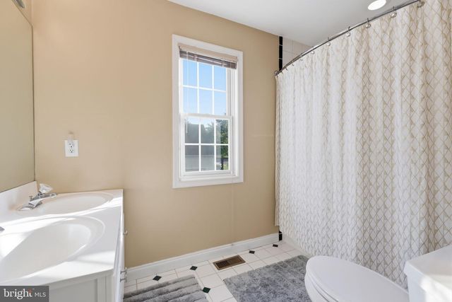 303 LANGFORD RD, Broomall, PA 19008