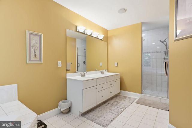 303 LANGFORD RD, Broomall, PA 19008